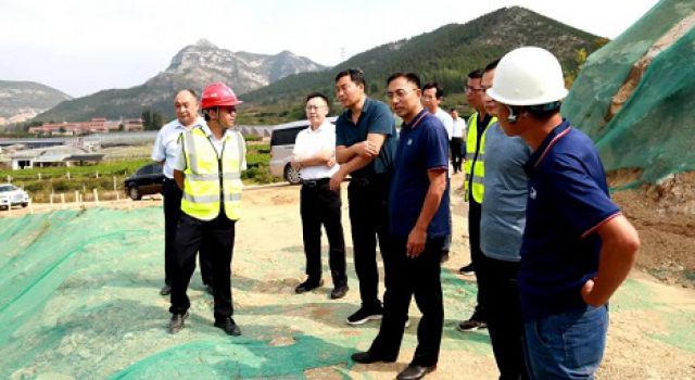 市交通運(yùn)輸事業(yè)服務(wù)中心對S229沂邳線改建工程進(jìn)行節(jié)前安全質(zhì)量檢查