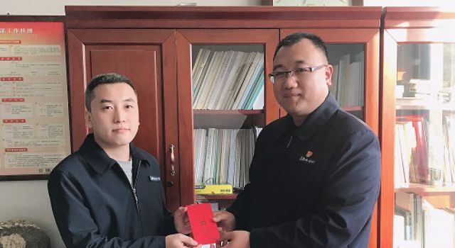 “爸,媽！請您放心！”——聽聽“就地過年”員工的心里話