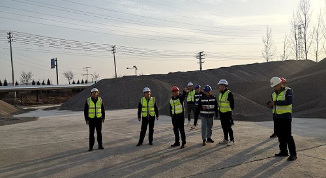 沂源縣交通運輸局、項目公司對S229沂邳線等項目進行節(jié)后復工安全檢查