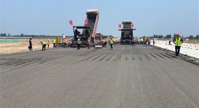 濟(jì)高高速公路二合同組織水泥穩(wěn)定碎石基層試驗段的施工