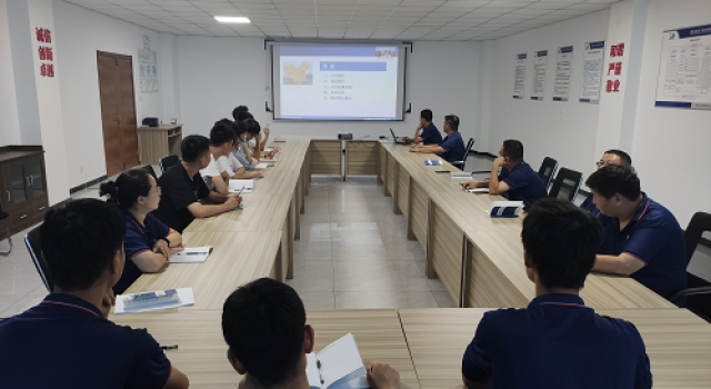 京臺高速三駐地辦對新員工進行崗前和企業(yè)文化培訓(xùn)
