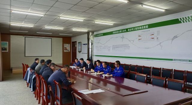 濟(jì)南至濰坊高速公路工程第二駐地辦組織三合同招開施工調(diào)度會