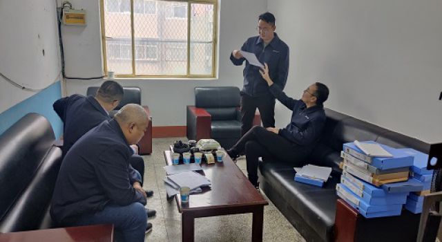 一公司對沂南縣交通工程總監(jiān)處進行十月份月度檢查