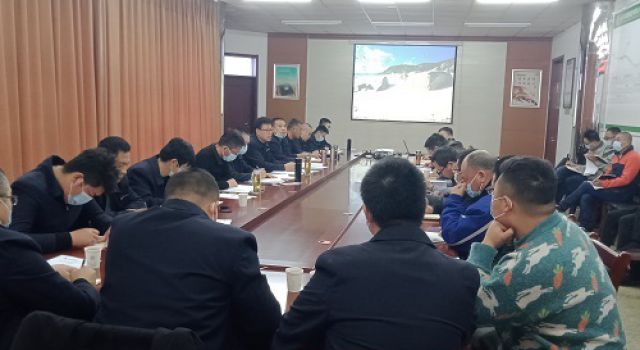 濟(jì)濰高速第二駐地辦組織召開(kāi)十一月份監(jiān)理工作例會(huì)暨冬季施工專(zhuān)項(xiàng)會(huì)議