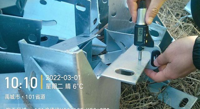 德州市S101濟(jì)徳線公鐵并行路段交安設(shè)施提升工程總監(jiān)辦工地試驗(yàn)室對(duì)交安設(shè)施原材料進(jìn)行檢測(cè)