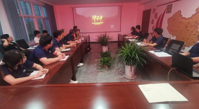 安羅高速第二總監(jiān)辦組織學習《安全生產十五條硬措施》 觀看安全警示教育片《警鐘》