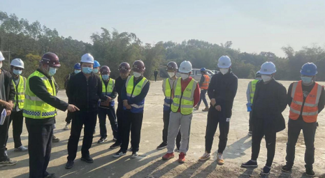 廣西欽州北過(guò)境線公路工程一監(jiān)辦狠抓工程質(zhì)量 組織召開(kāi)路基質(zhì)量現(xiàn)場(chǎng)會(huì)