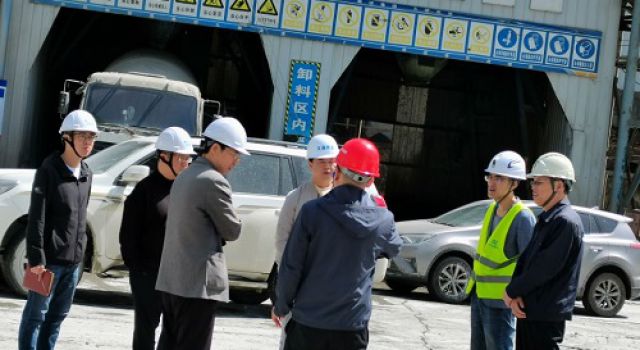 四川省綿陽市質(zhì)監(jiān)站對(duì)九綿高速公路組織半年綜合檢查