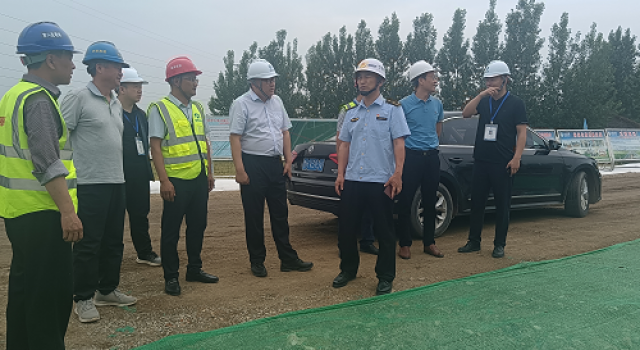 濟寧市交通運輸綜合執(zhí)法隊督查組蒞臨鄒濟公路工程檢查指導(dǎo)工作