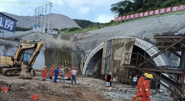 呂岙二號(hào)隧道“首爆”成功， 正式進(jìn)入實(shí)質(zhì)性施工階段