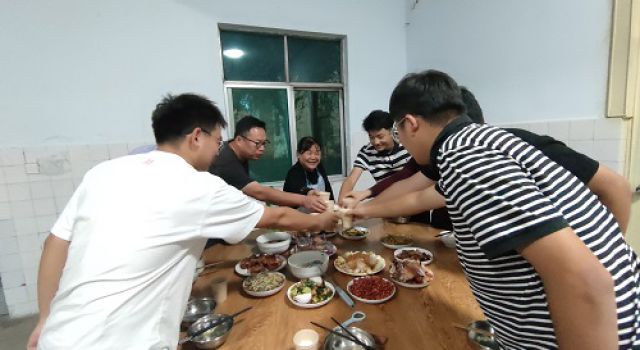 淄博養(yǎng)護工程總監(jiān)辦組織中秋節(jié)聚餐