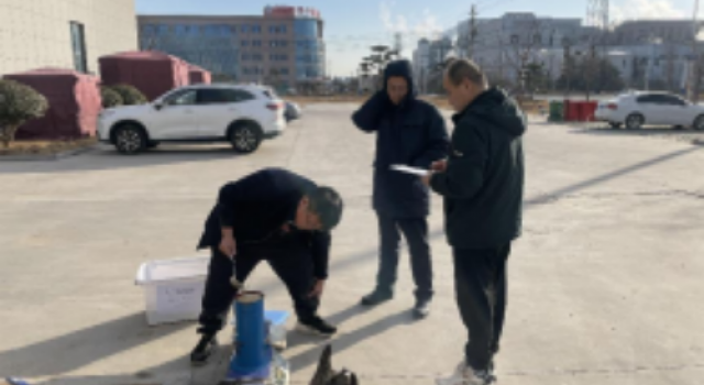 山東省交通運輸廳工程建設事務中心檢查組對董梁高速第一總監(jiān)辦工地試驗室進行備案考核
