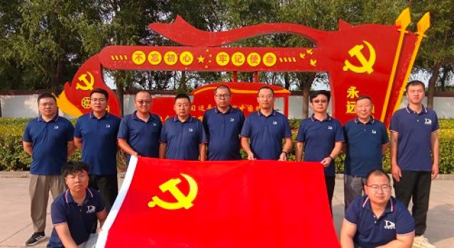許昌繞城高速公路項(xiàng)目XCZD-3駐地辦組織“七一建黨節(jié)”活動
