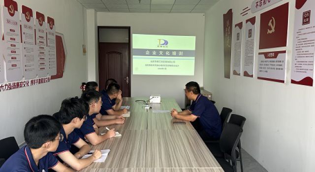 東泰咨詢安鶴高速總監(jiān)辦對于新進場員工展開企業(yè)文化培訓