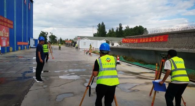 測(cè)出精準(zhǔn)、量出品質(zhì)--董梁高速沈新項(xiàng)目組織開(kāi)展“測(cè)量技能比武”活動(dòng)